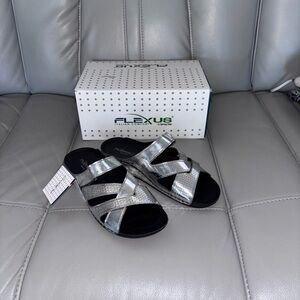 Flexus Italian Comfort Blancita Silver Sandal Slides Size 6.5-7 NIB